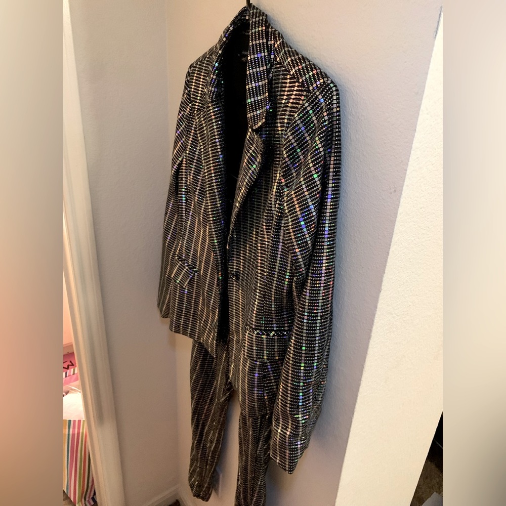 Shimmering / sparkling 2 piece suit
